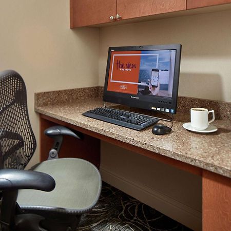 Hilton Garden Inn Portland Lake Oswego Bagian luar foto