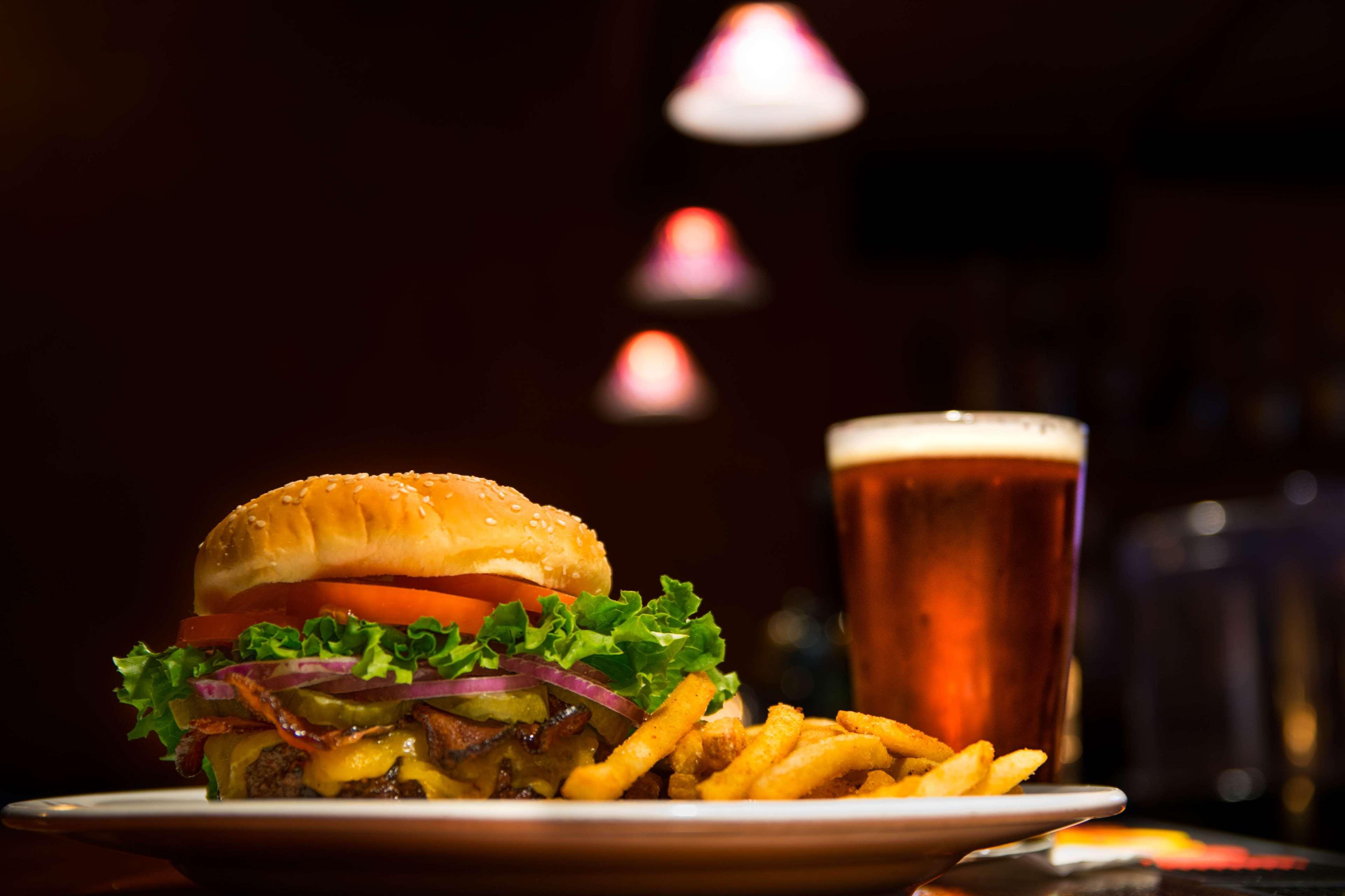 Hilton Garden Inn Portland Lake Oswego Bagian luar foto