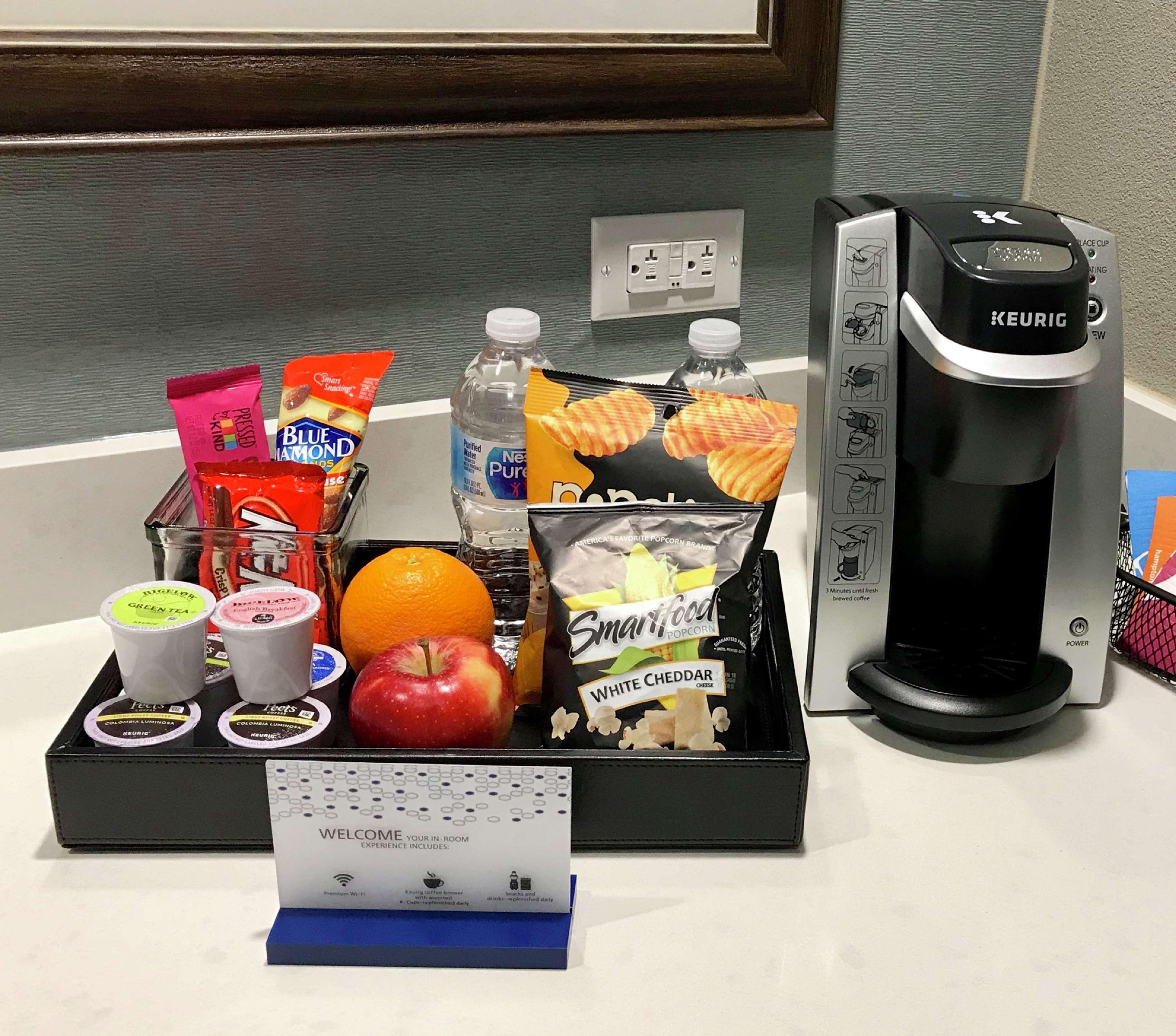 Hilton Garden Inn Portland Lake Oswego Bagian luar foto