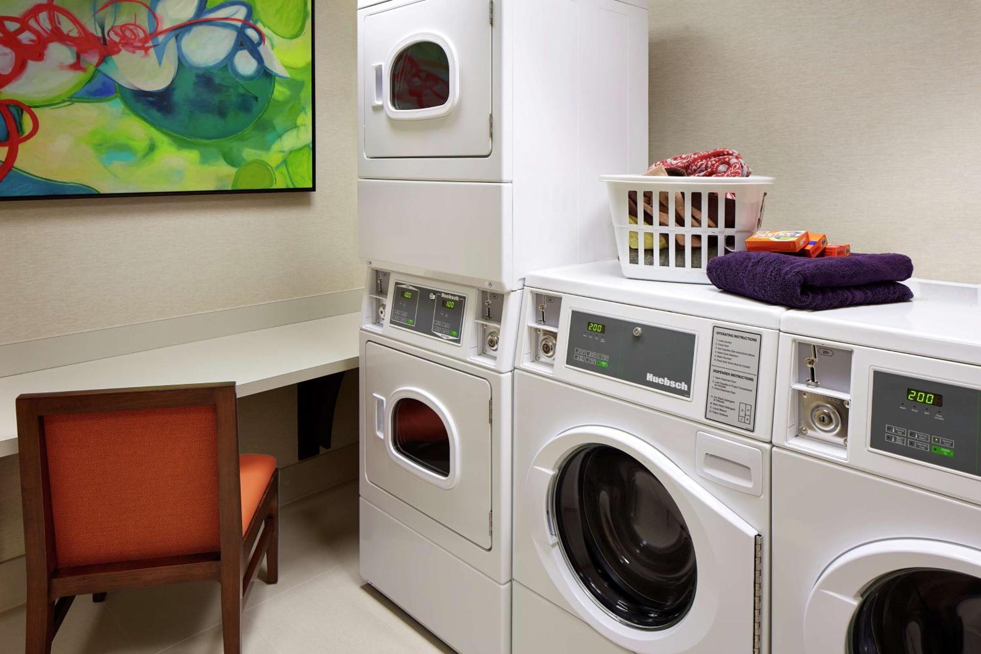 Hilton Garden Inn Portland Lake Oswego Bagian luar foto