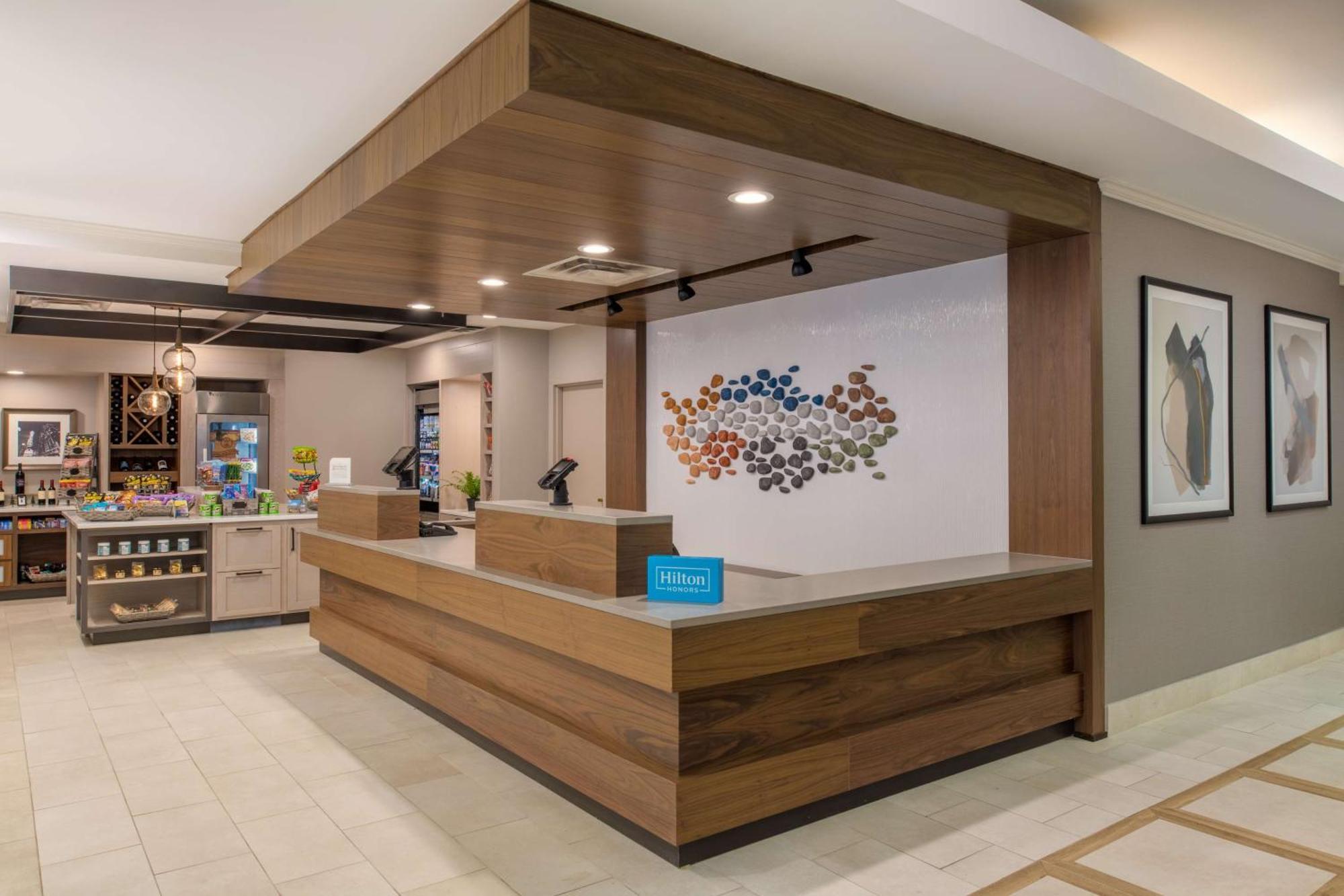 Hilton Garden Inn Portland Lake Oswego Bagian luar foto