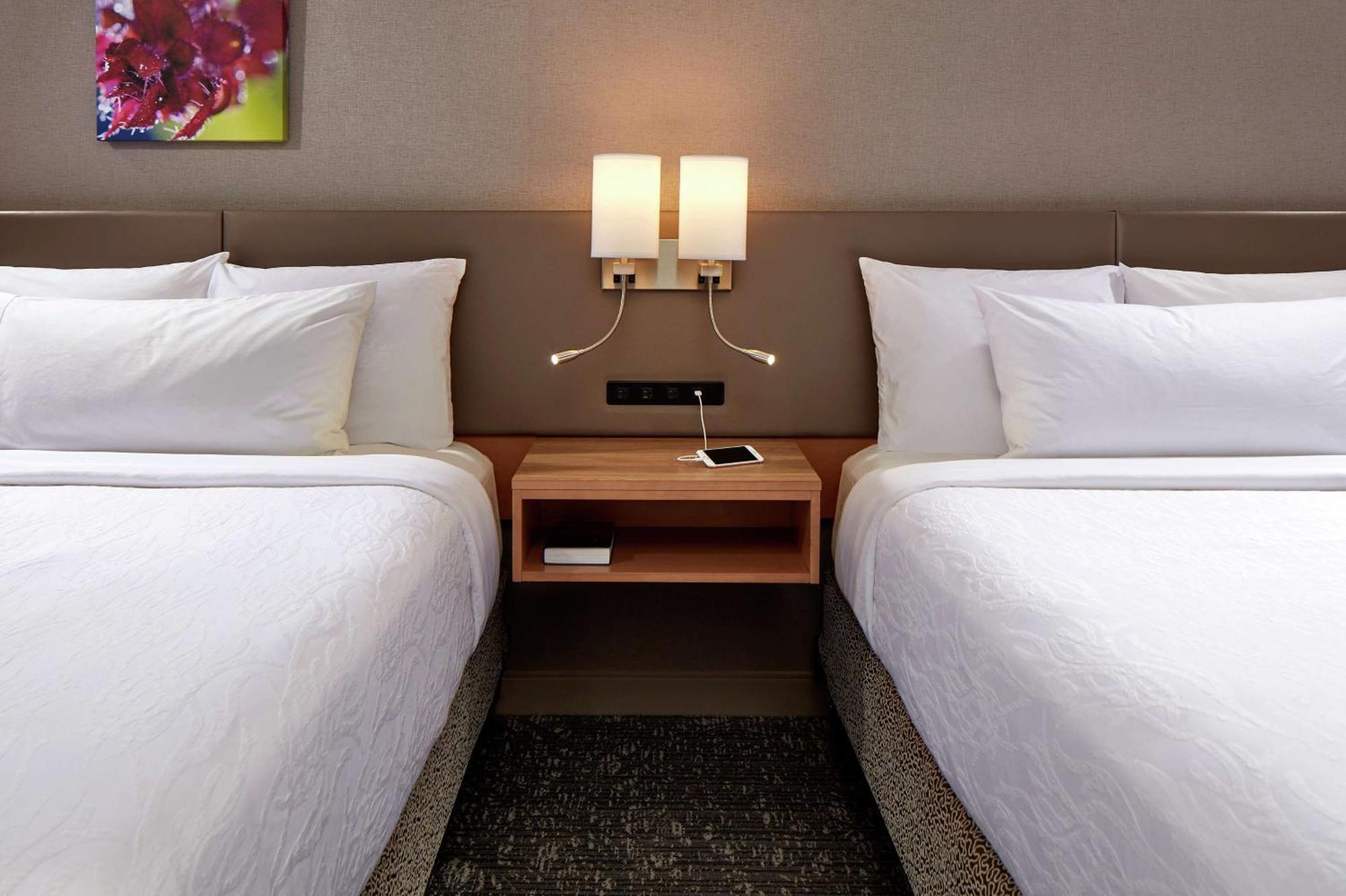 Hilton Garden Inn Portland Lake Oswego Bagian luar foto