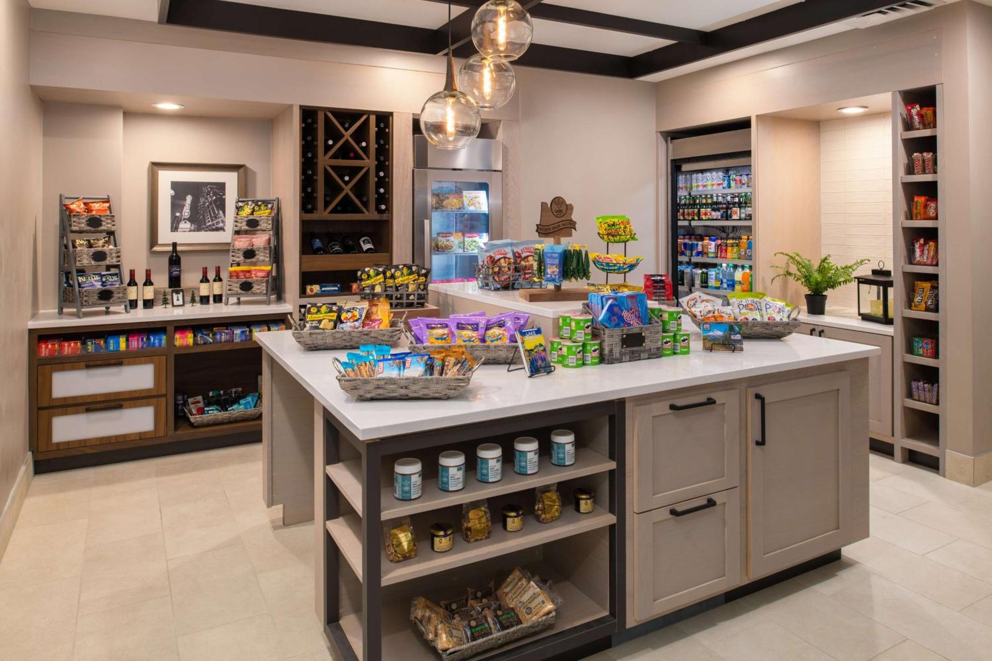 Hilton Garden Inn Portland Lake Oswego Bagian luar foto