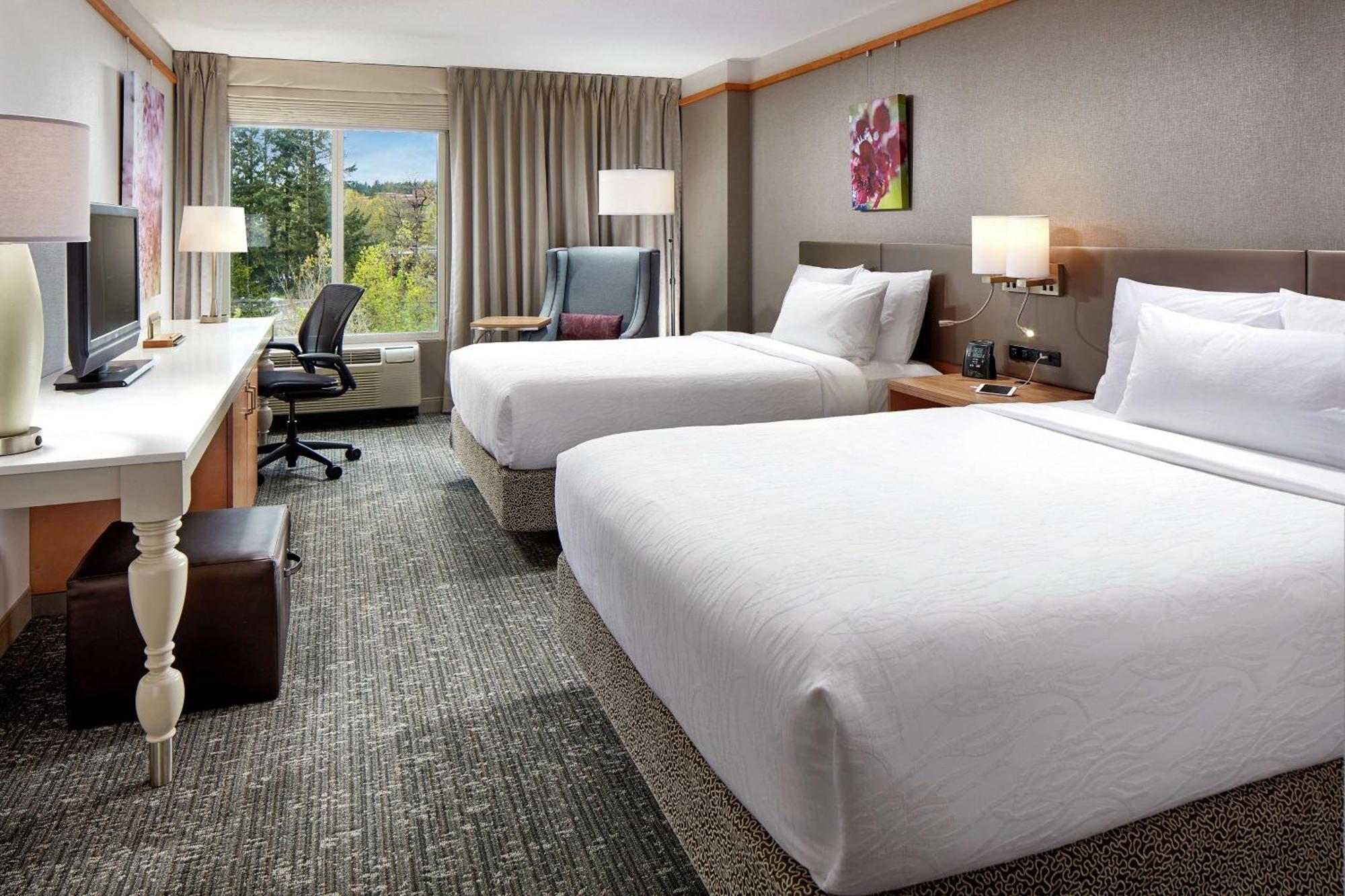 Hilton Garden Inn Portland Lake Oswego Bagian luar foto