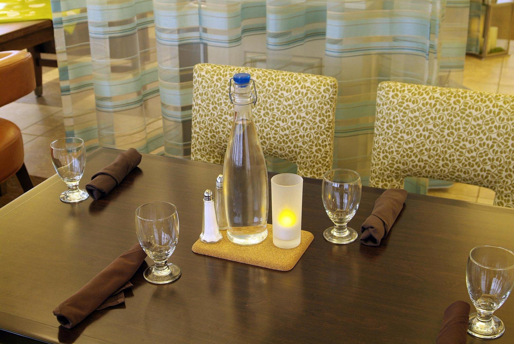 Hilton Garden Inn Portland Lake Oswego Bagian luar foto