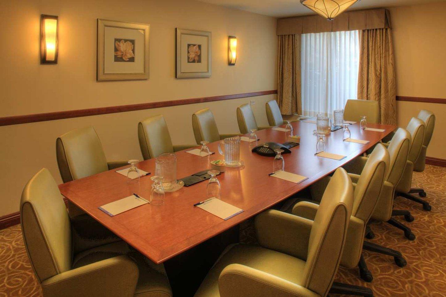 Hilton Garden Inn Portland Lake Oswego Bagian luar foto