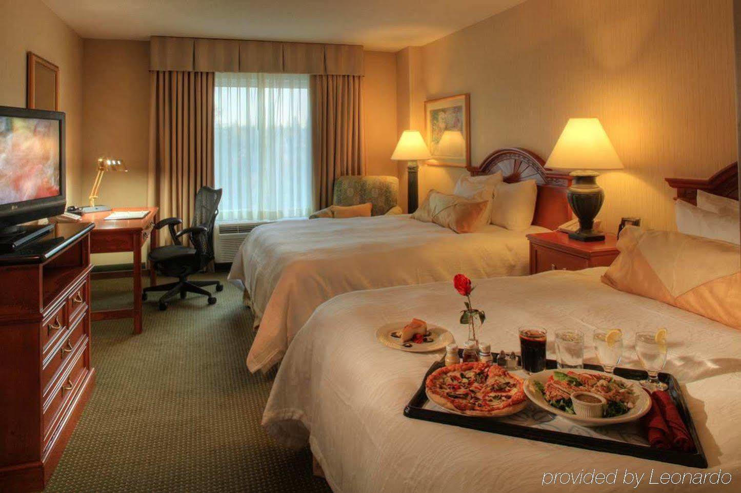 Hilton Garden Inn Portland Lake Oswego Bagian luar foto